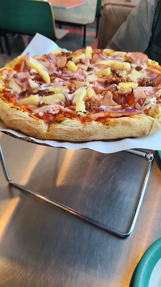 Hawaiian Pizza